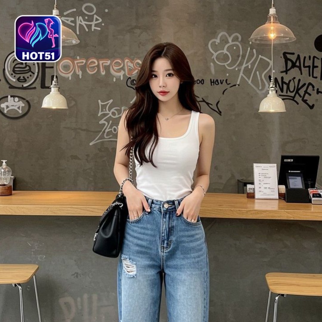 Read more about the article Hot51 vs Bigo Live: Mana yang Terbaik?