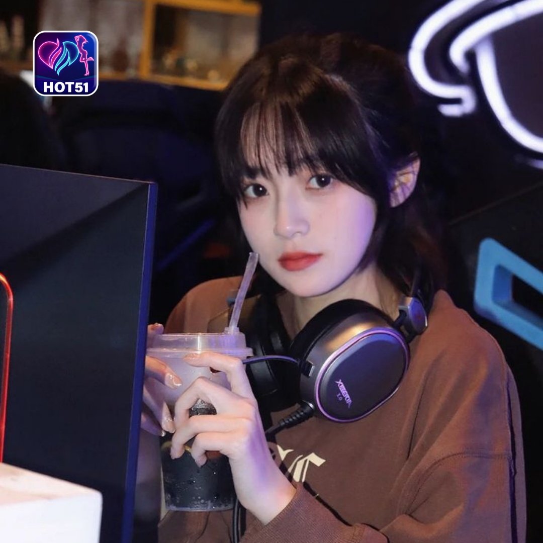 You are currently viewing Hot51 vs Bigo Live: Mana Lebih Baik?