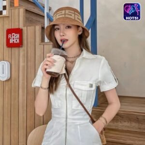 Read more about the article Hot51 Dibanding Aplikasi Live Lain: Review Lengkap